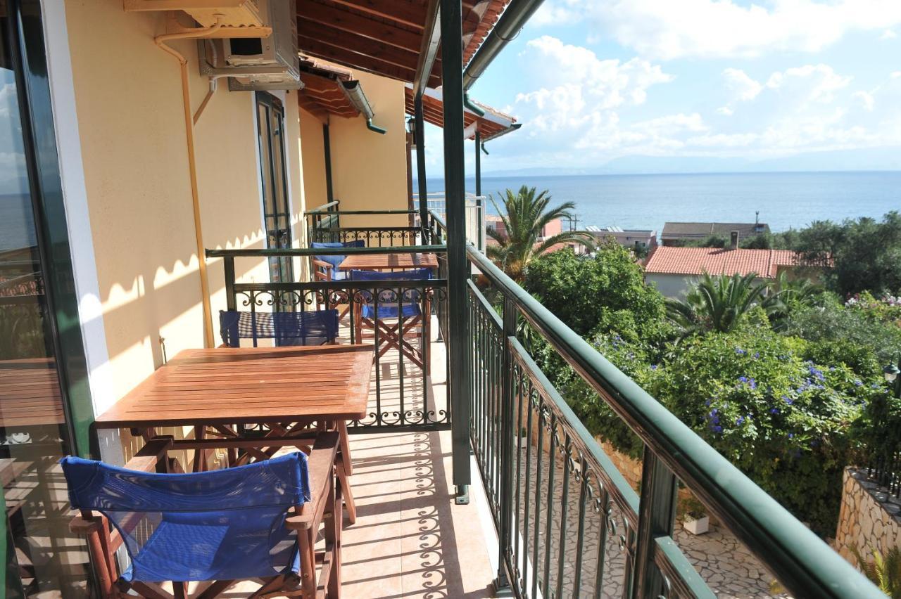 Corfu Hotel Apartments เวนิทเซส ภายนอก รูปภาพ