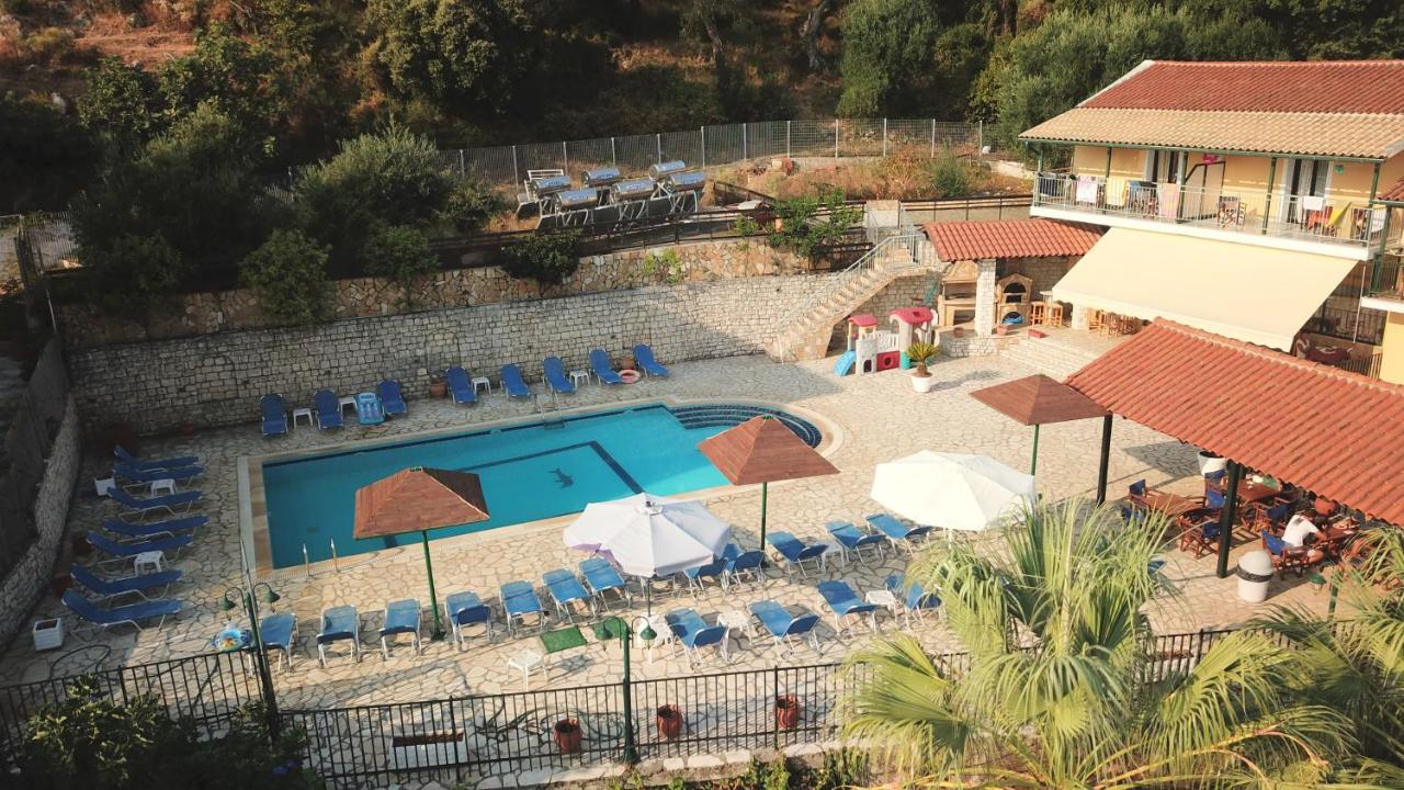 Corfu Hotel Apartments เวนิทเซส ภายนอก รูปภาพ