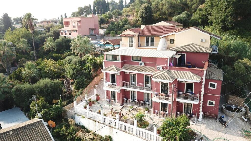 Corfu Hotel Apartments เวนิทเซส ภายนอก รูปภาพ