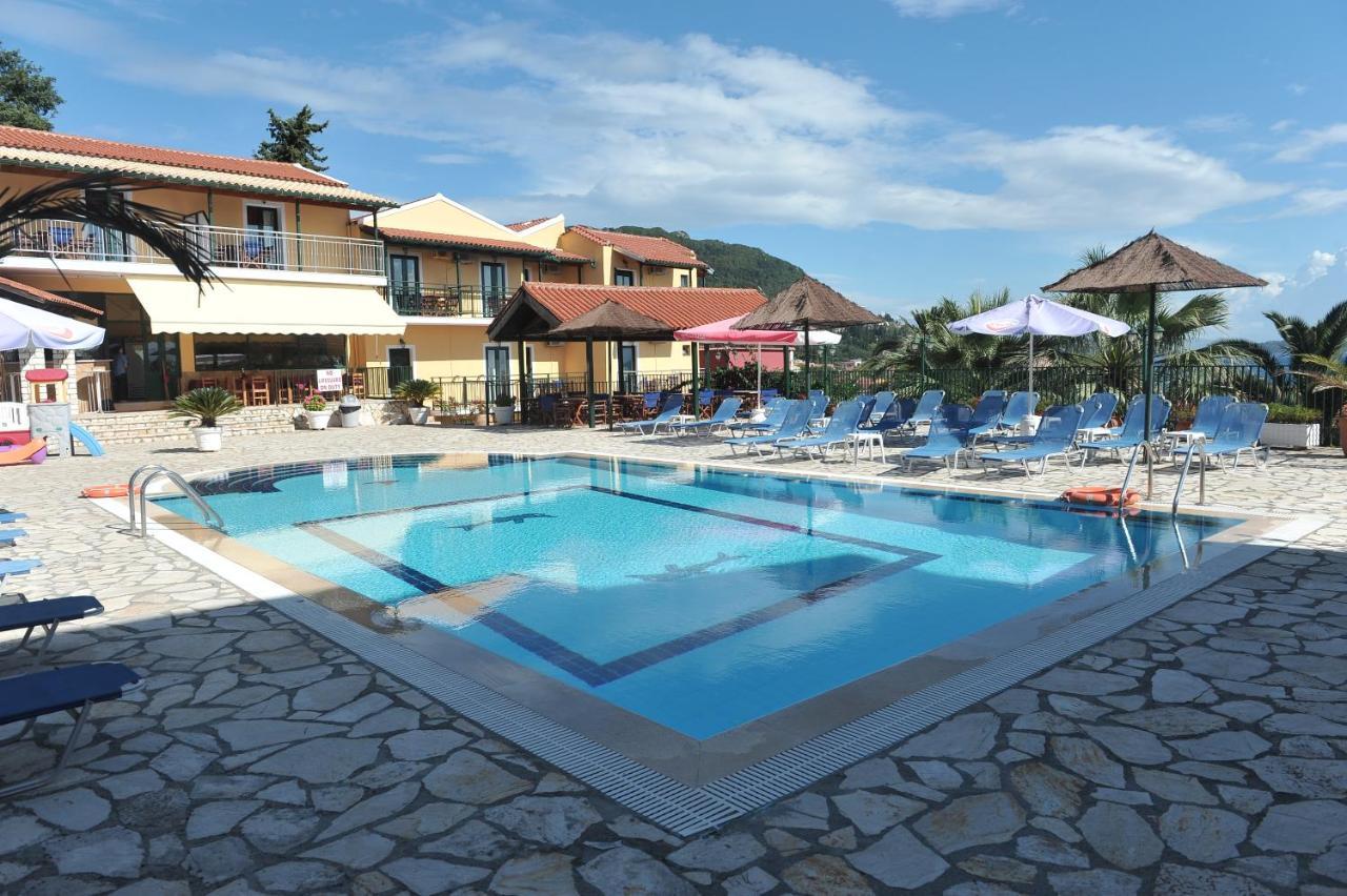 Corfu Hotel Apartments เวนิทเซส ภายนอก รูปภาพ