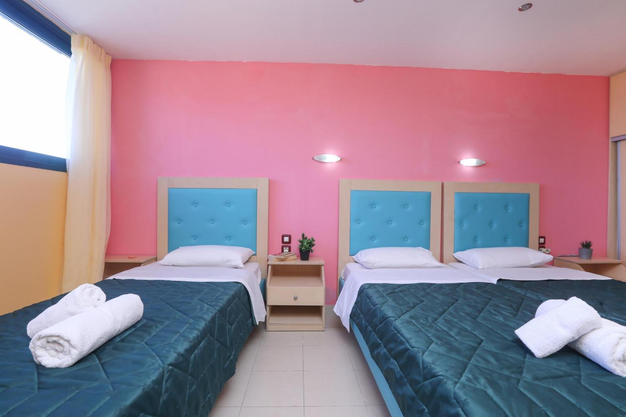 Corfu Hotel Apartments เวนิทเซส ภายนอก รูปภาพ