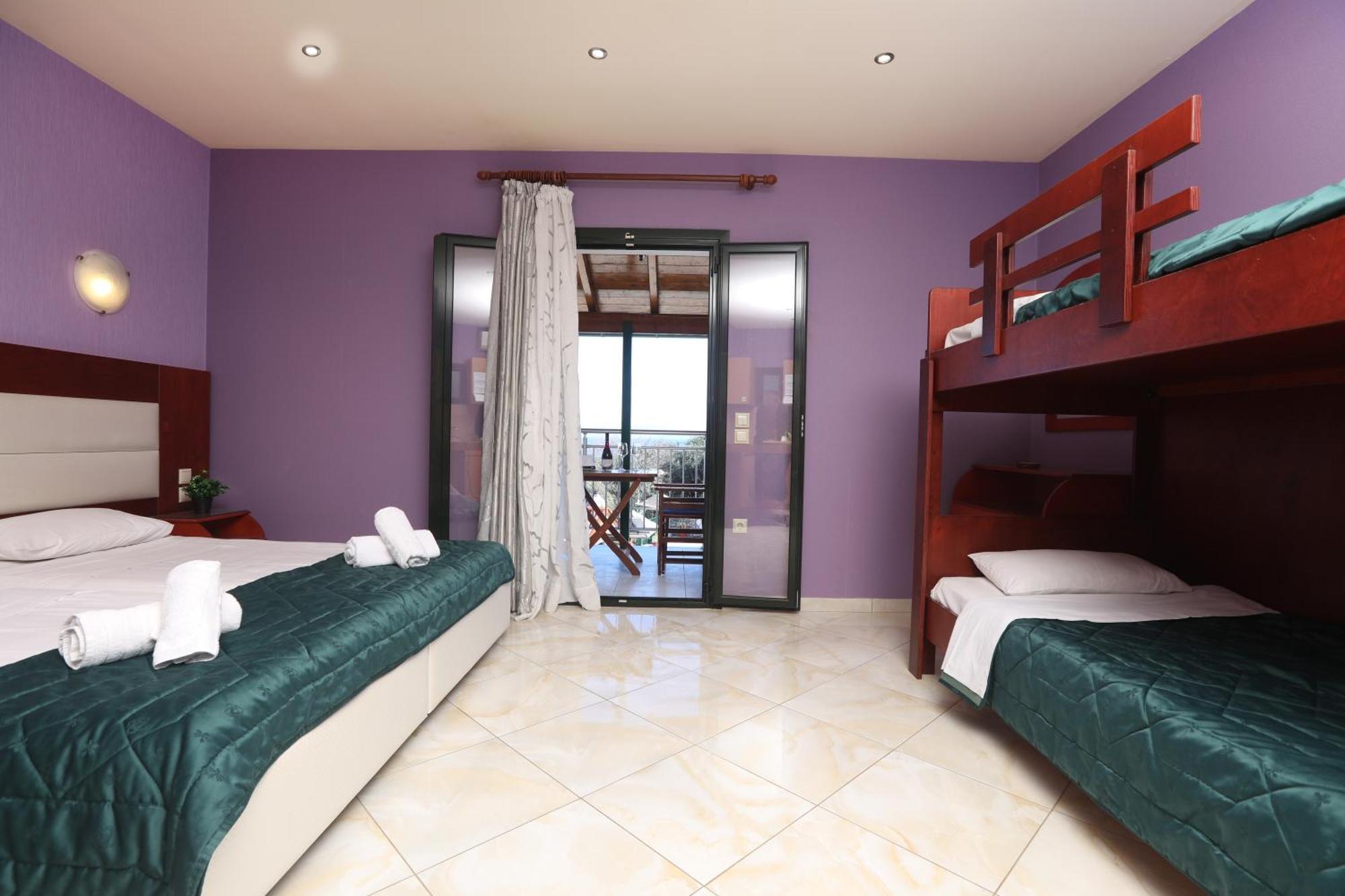 Corfu Hotel Apartments เวนิทเซส ภายนอก รูปภาพ