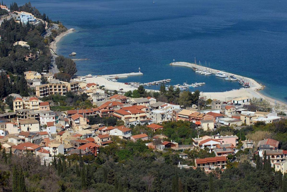 Corfu Hotel Apartments เวนิทเซส ภายนอก รูปภาพ